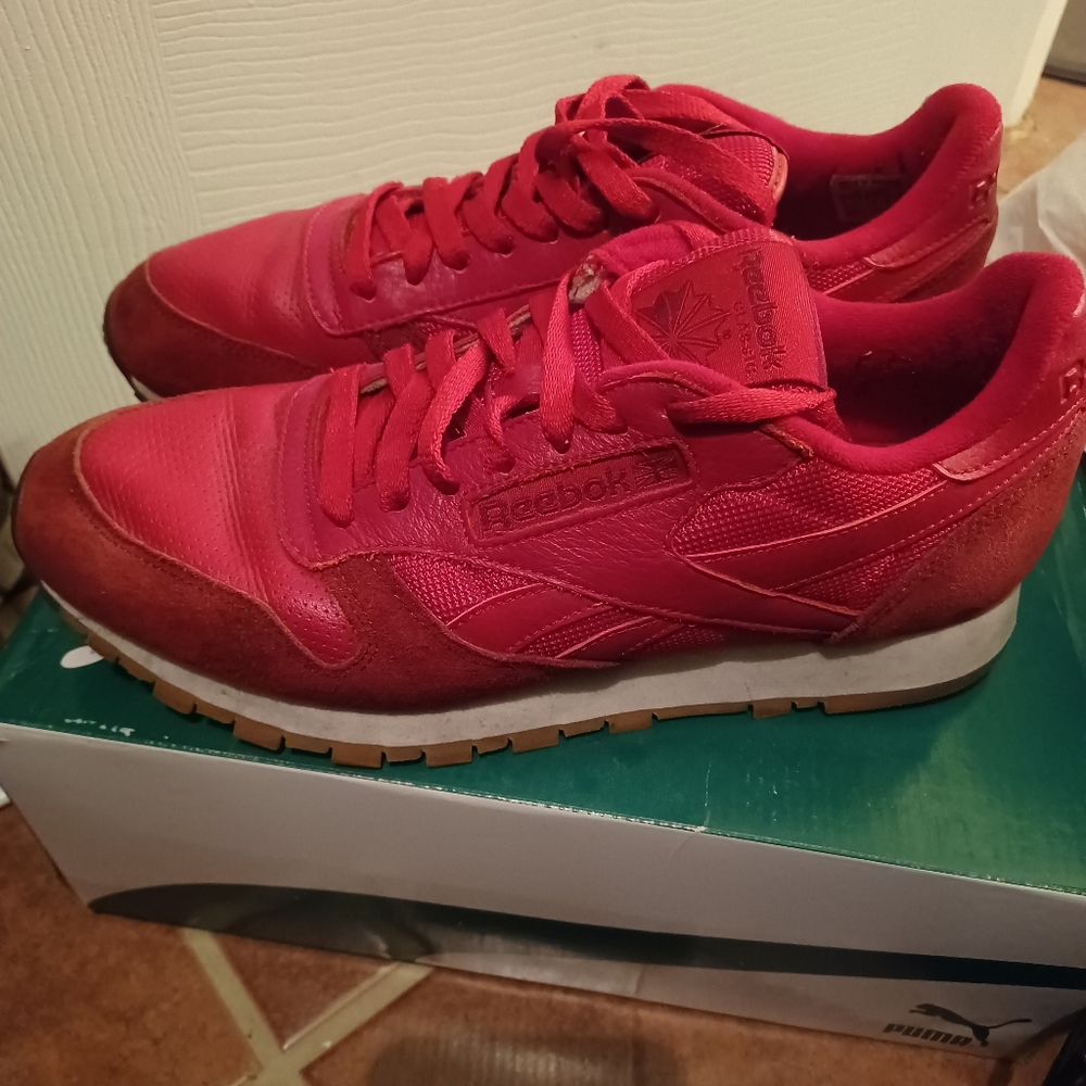 Red Reebok Men's 9 - Picture 3 of 4